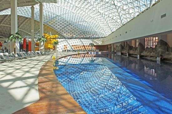 Mountain Beach в Gorky Gorod Mall. Горная Карусель, 3, Эстосадок, Краснодарский край, Россия – AJAXTOUR виртуальные экскурсии и 3D туры