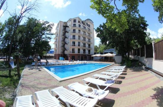 Plaza. Ночной Визит, ул. Туристическая, 19, Геленджик, Краснодарский край, Россия – AJAXTOUR виртуальные экскурсии и 3D туры