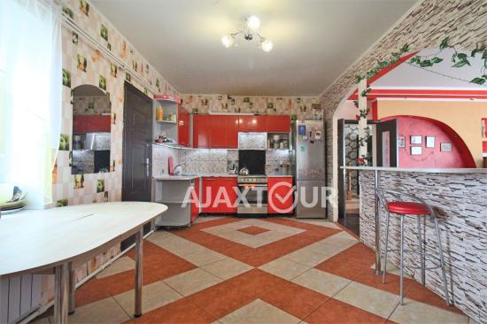 Продается кирпичный двухэтажный дом. Кумертау, Петра Великого, 49 – AJAXTOUR виртуальные экскурсии и 3D туры